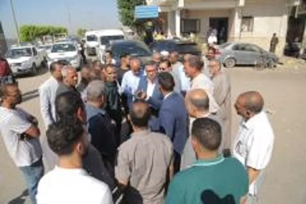 محافظ قنا يوجه بإزالة الإشغالات والباعة الجائلين بشوارع دشنا 