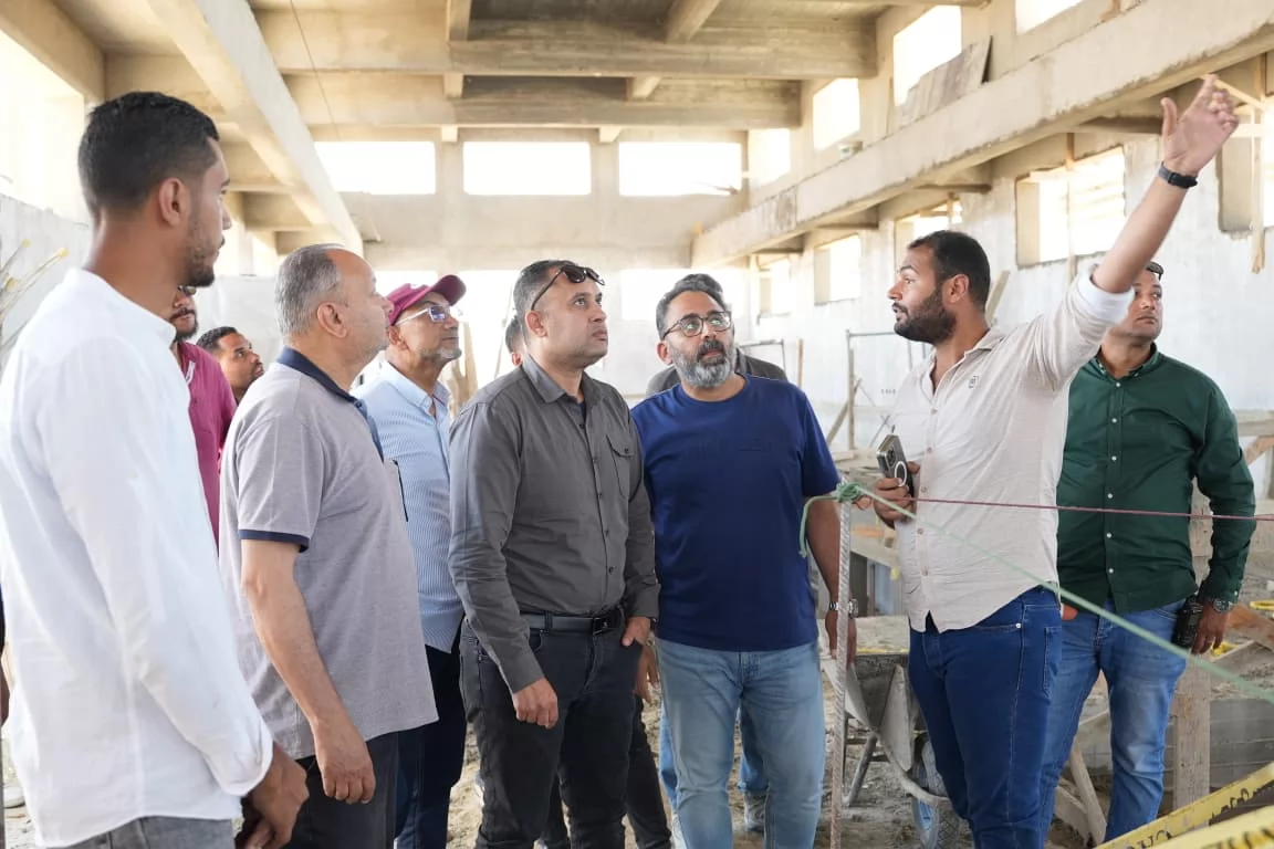 رئيس جهاز العلمين الجديدة.. يتابع معدلات تنفيذ أعمال الطرق والمرا