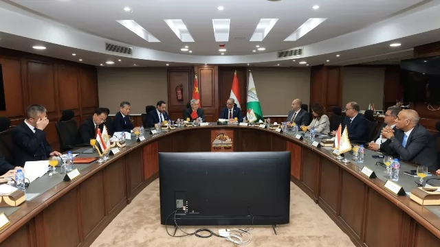 محافظ الجيزة يوقع بروتوكول تعاون مع مدينة نانجينغ الصينية 