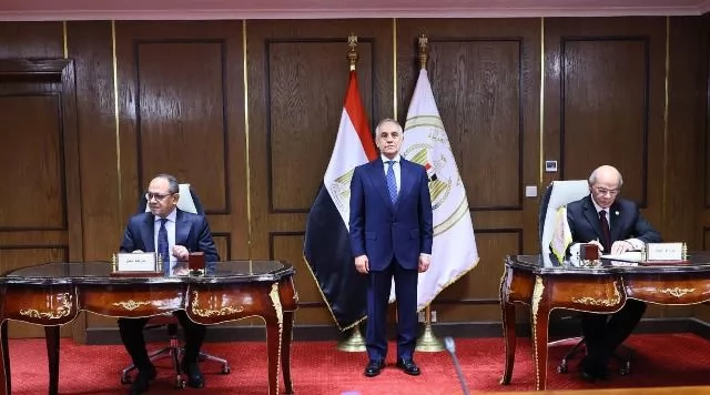 وزارة العدل توقع ثلاثة بروتوكولات للتوسع فى التحصيل الإلكتروني
