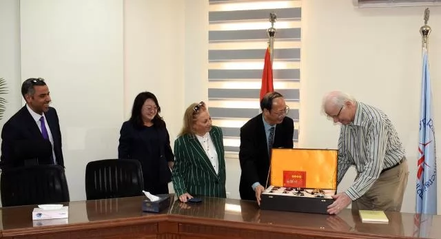 تفاصيل زيارة وفد سفارة الصين فى كلية الألسن بالجامعة المصرية الرو