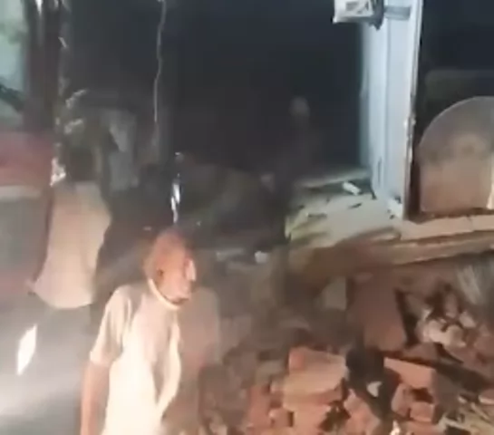 مصرع وإصابة 14 وأنهيار مبنى بالكامل فى حريق ورشة بمنشأة ناصر