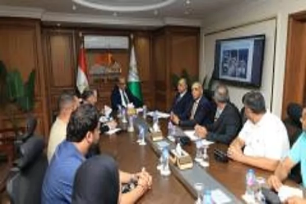 محافظ الجيزة : تكثيف حملات إزالة الإشغالات والتصدي للبناء المخالف
