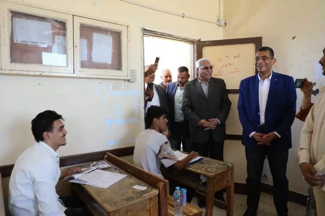 طلاب الثانوية العامة بالبحرالأحمر  امتحان الجغرافيا سهل