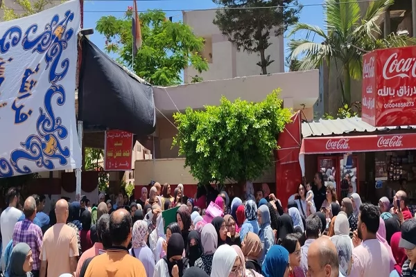 تفاؤل وفرحة طلاب الثانوية العامة بالدقهلية عقب امتحان الانجليزي