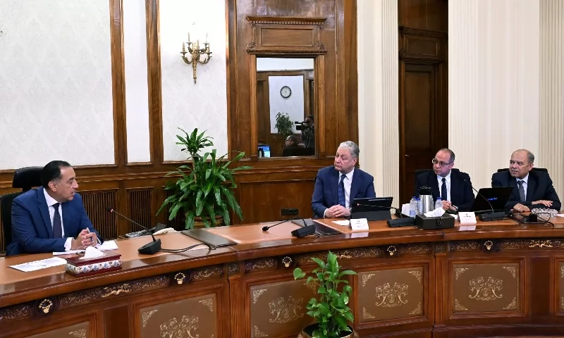 رئيس الوزراء يتابع الاستعدادات الجارية لتنفيذ مشروعات المرحلة الثانية من 