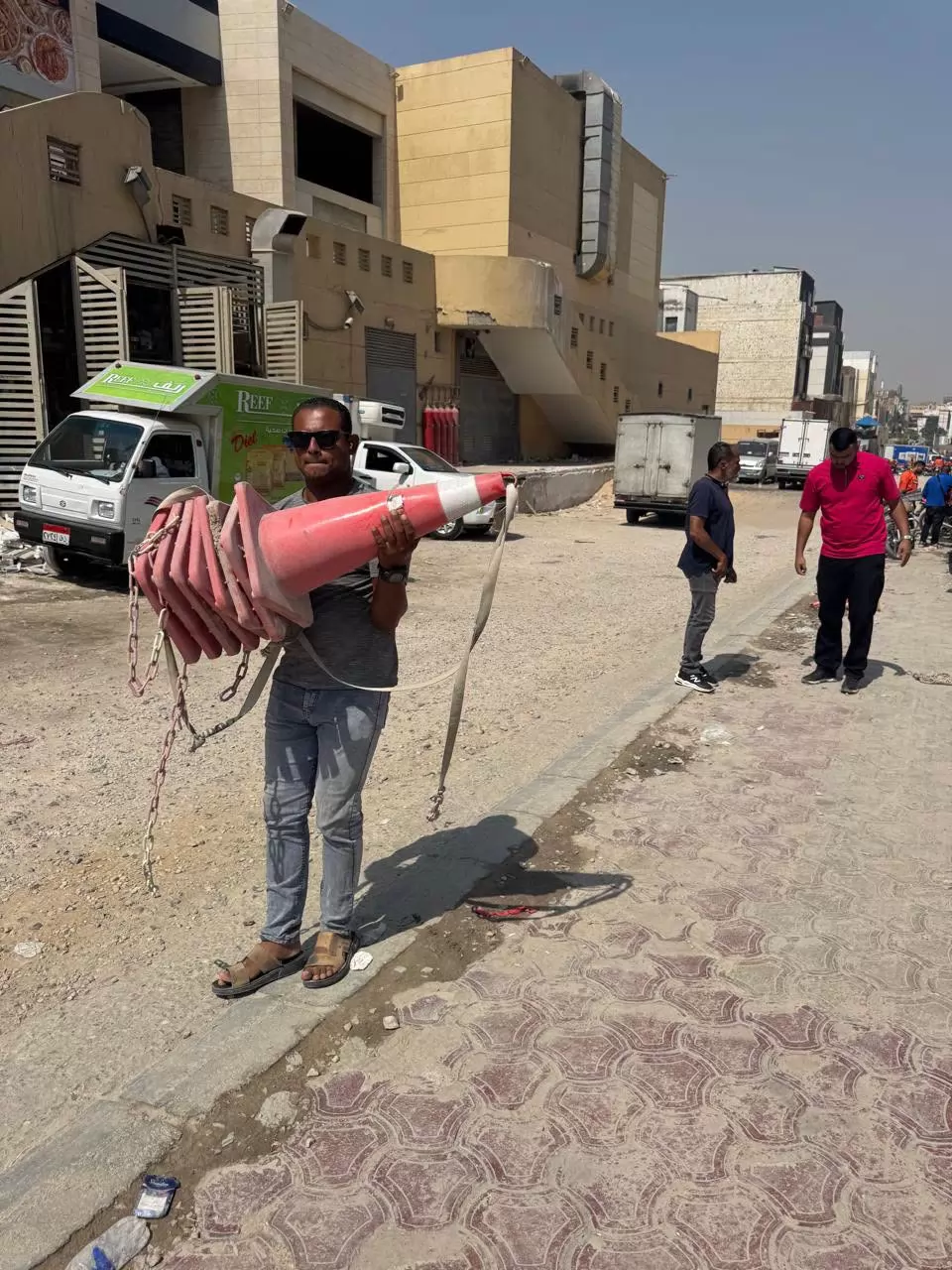  تفاصيل حملة إزالة الإشغالات العشوائية بالتجمع الخامس ,, صور