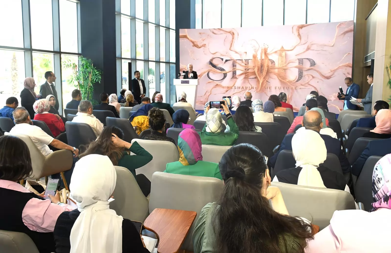 جامعة عين شمس تطلق مشروع STEP Up للمسارات التكميلية 
