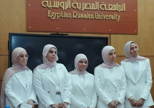 طلاب الجامعة المصرية الروسية يقدمون 41 مشروع متطور بالذكاء الإصطن