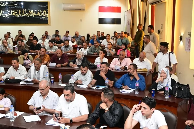 جهاز العاشر يعلن عن أسعار بيع 11 محل 22 باكية و5 ورش فى المزاد.. 