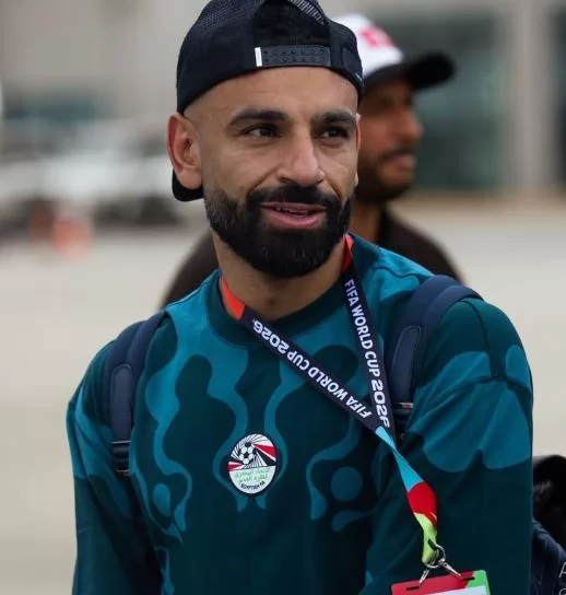 بعثة منتخب مصر في طريقها إلى مدينة العلمين - شاهد