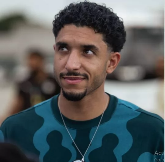 بعثة منتخب مصر في طريقها إلى مدينة العلمين - شاهد