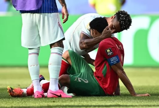 بالصور.. الحزن ينتاب لاعبي المغرب بعد نهاية مشوارهم بكأس العالم