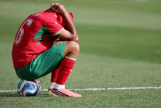 بالصور.. الحزن ينتاب لاعبي المغرب بعد نهاية مشوارهم بكأس العالم