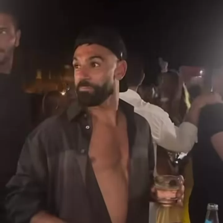 محمد صلاح يخطف الأنظار في العلمين بعد العودة من المونديال .. صور