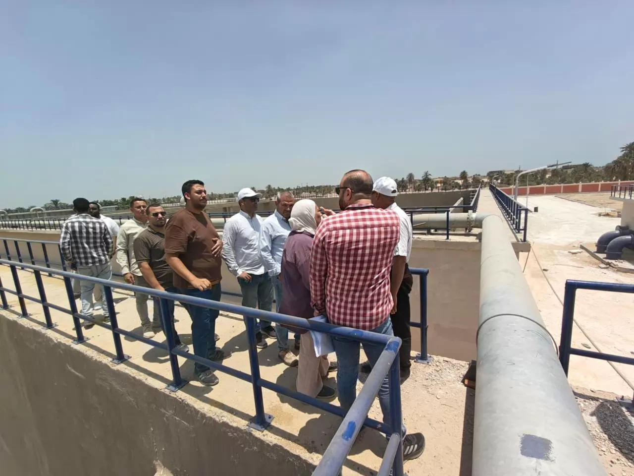 وزيرة الإسكان تتابع سير العمل بمشروعات مياه الشرب والصرف الصحي بع