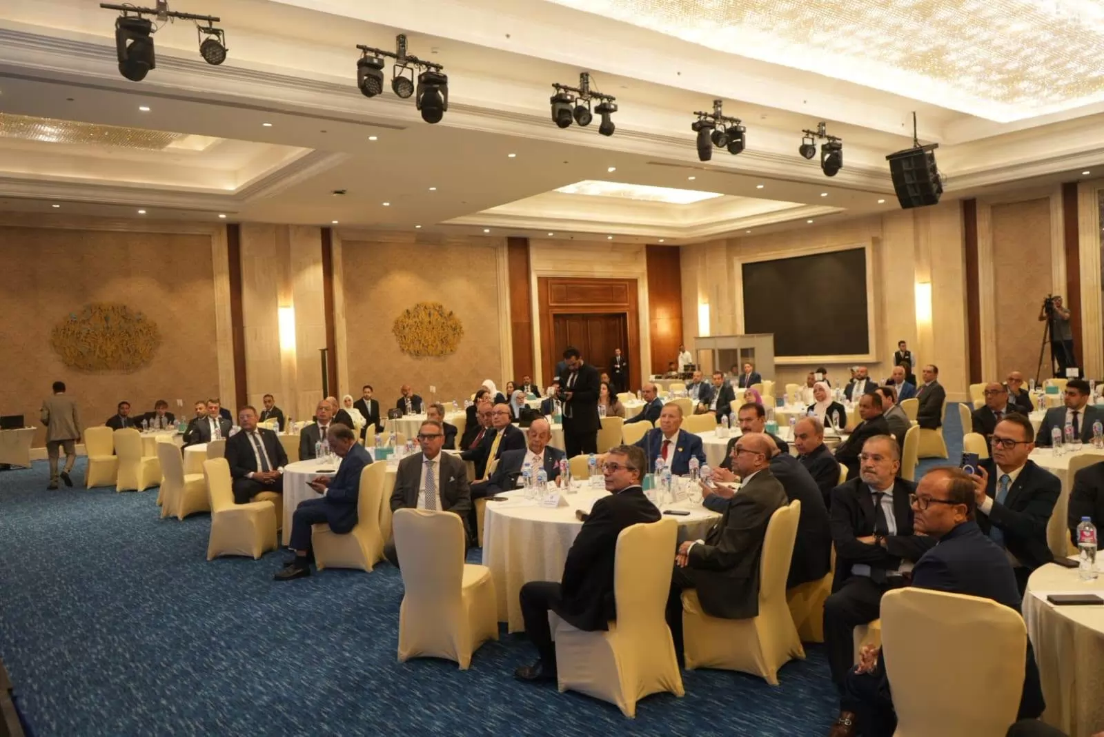 وزراء المالية والنقل والاستثمار يشهدون توقيع اتفاقية «الضمان»  