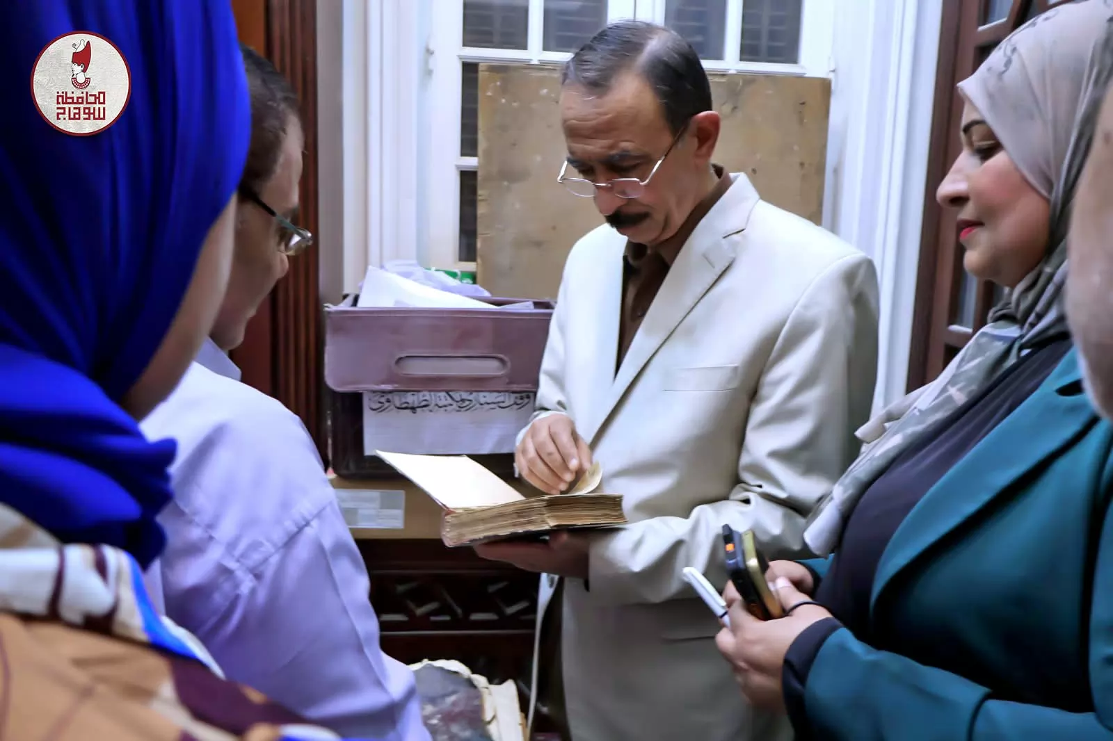 محافظ سوهاج يتفقد مكتبة رفاعة الطهطاوي بمجلس مدينة سوهاج