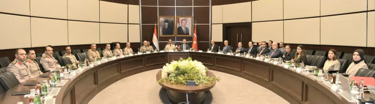 وزير الدفاع يعود إلى أرض الوطن بعد إنتهاء زيارته الرسمية لتركيا