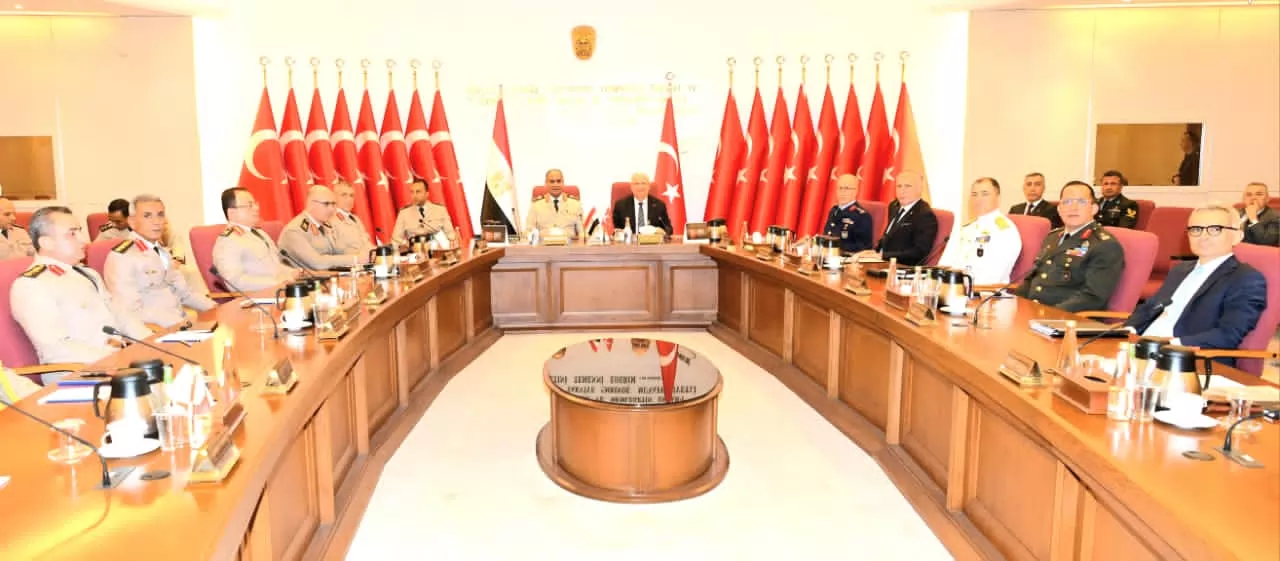 وزير الدفاع يعود إلى أرض الوطن بعد إنتهاء زيارته الرسمية لتركيا
