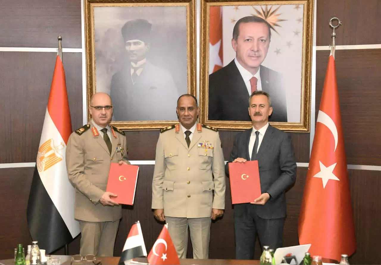وزير الدفاع يعود إلى أرض الوطن بعد إنتهاء زيارته الرسمية لتركيا