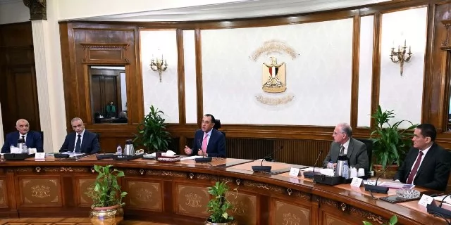 رئيس الوزراء يتابع مستجدات مشروع الأجهزة التعويضية