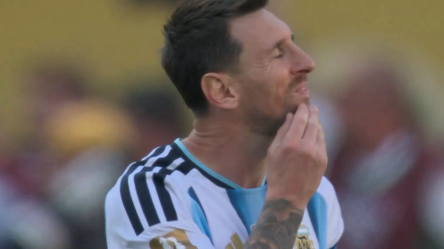 بكاء ميسي وحزن نجوم الأرجنتين بعد خسارة نهائي كأس العالم.. صور