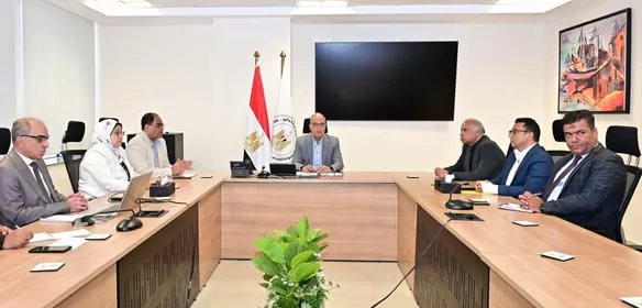 وزير الري يستعرض المنظومة الرقمية لتوثيق أملاك وأراضي طرح النهر