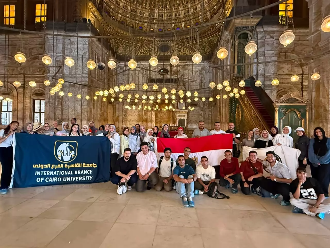  طلاب الفرع الدولي وجامعة القاهرة الأهلية يزورون قلعة صلاح الدين 