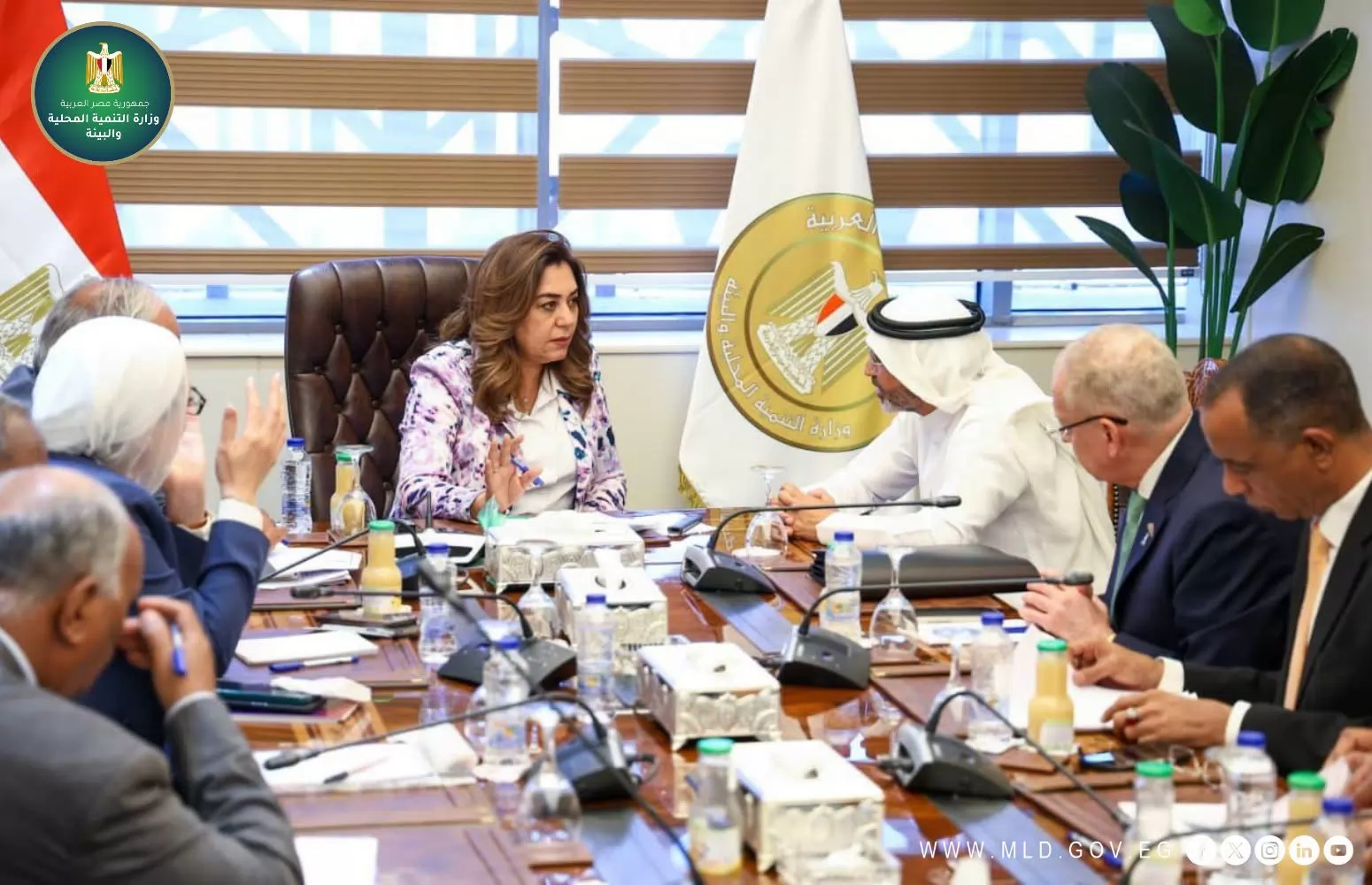 التنمية المحلية تبحث مع النواب والشيوخ احتياجات المواطنين بالمحاف