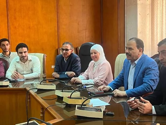 شرف يفتتح اليوم التدريبي 