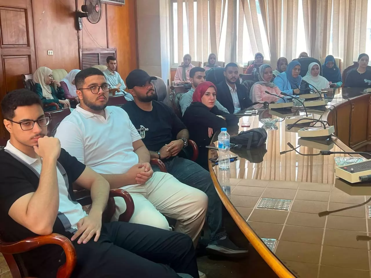 شرف يفتتح اليوم التدريبي 