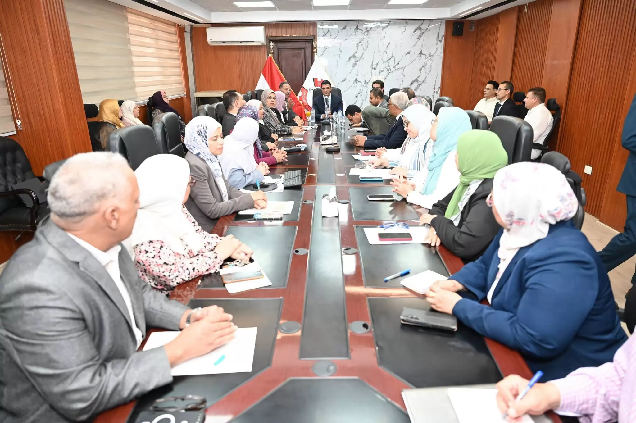 وزير الصناعة يتفقد مصلحة الرقابة الصناعية لمتابعة أعمال التطوير