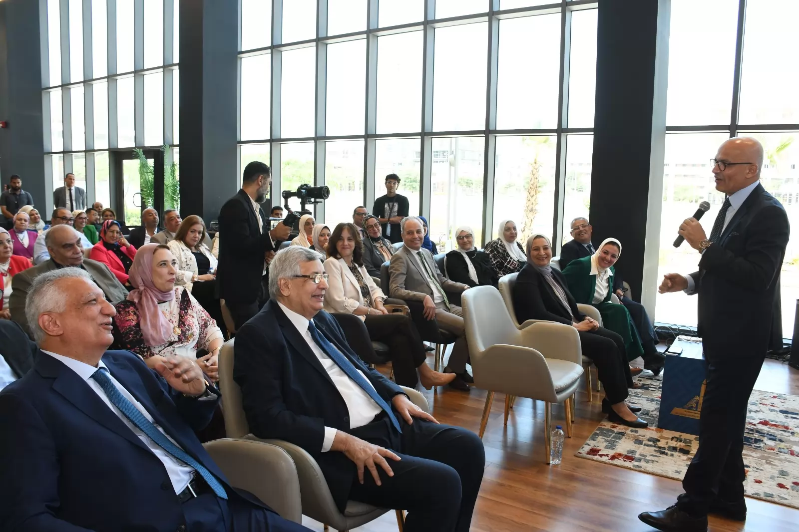 جامعةعين شمس تكرم الدكتورة غادة فاروق تقديراً لإسهاماتها البارزة 
