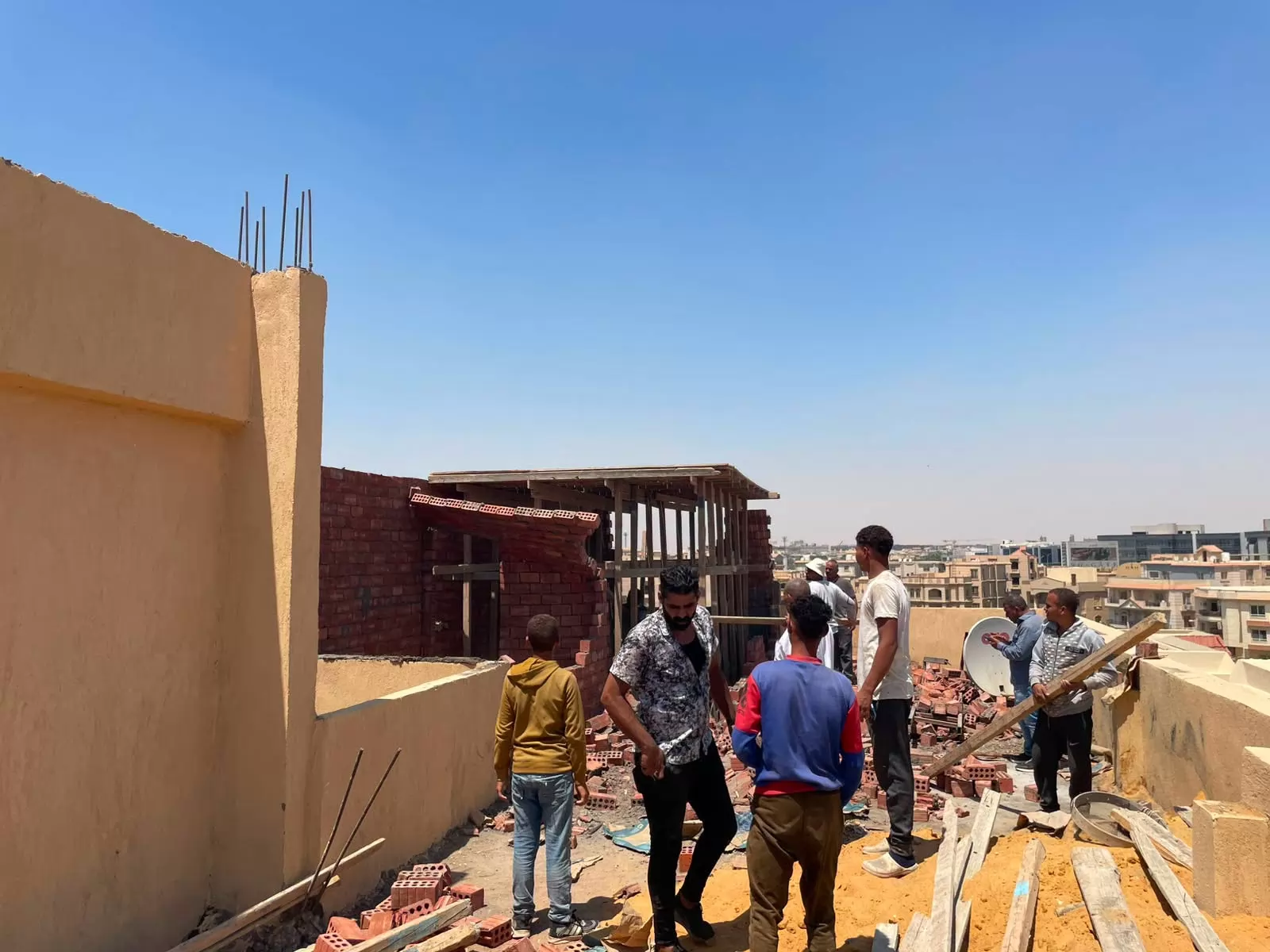 رئيس جهاز القاهرة الجديدة يوجه ضربة لمخالفات البناء 