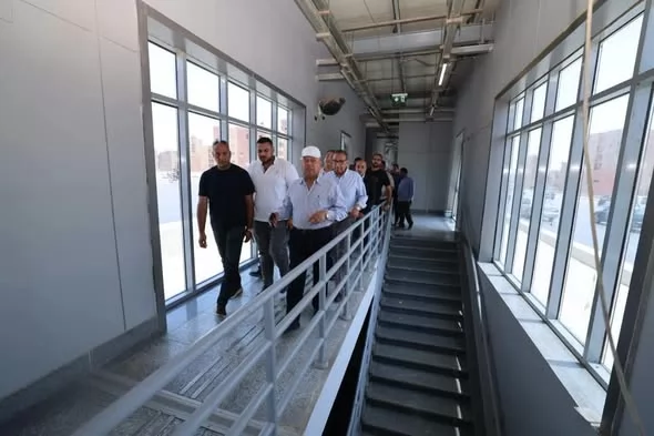 وزير النقل يتفقد جاهزية المرحلة الثانية من مشروع الأتوبيس الترددي السريع (BRT)