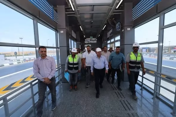 وزير النقل يتفقد جاهزية المرحلة الثانية من مشروع الأتوبيس الترددي السريع (BRT)