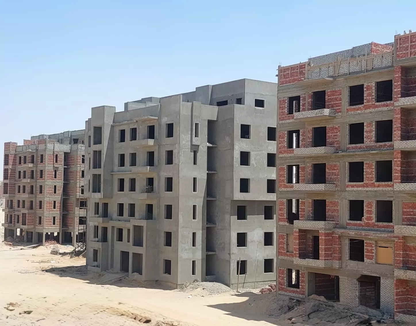 وزيرة الإسكان تتابع موقف تنفيذ عدد من المشروعات وملفات العمل بمدي