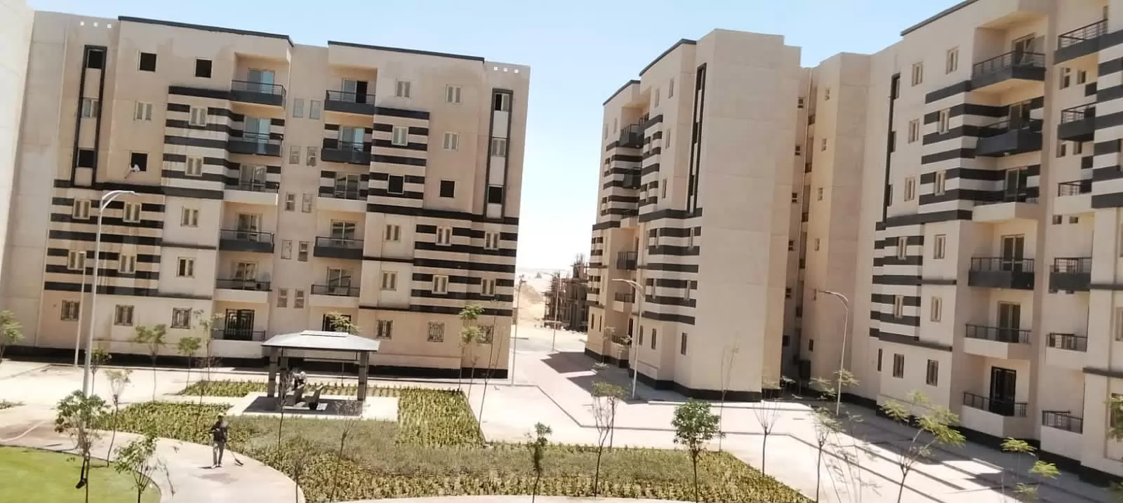 وزيرة الإسكان تتابع موقف تنفيذ عدد من المشروعات وملفات العمل بمدي