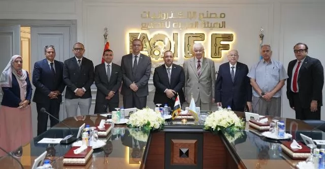 نتائج إيجابية بعد زيارة وفد الجامعة المصرية الروسية لمصنع الإلكتر