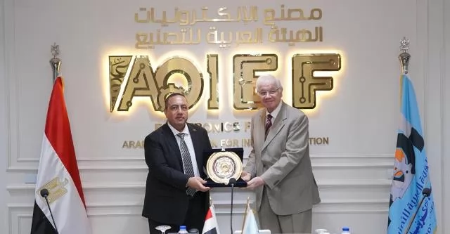 نتائج إيجابية بعد زيارة وفد الجامعة المصرية الروسية لمصنع الإلكتر