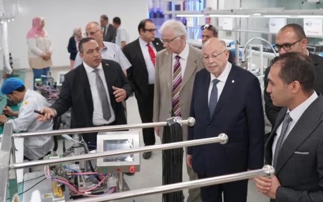 نتائج إيجابية بعد زيارة وفد الجامعة المصرية الروسية لمصنع الإلكتر