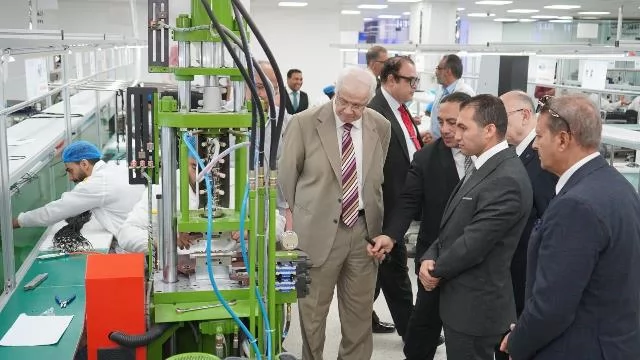 نتائج إيجابية بعد زيارة وفد الجامعة المصرية الروسية لمصنع الإلكتر
