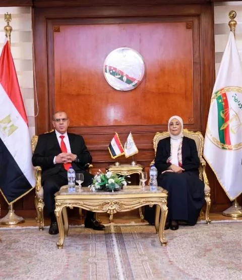 رئيس محكمة النقض والقضاء الأعلى يهنئ المستشارة هدى أحمد عيسى برئاسة هيئة النيابة الإدارية