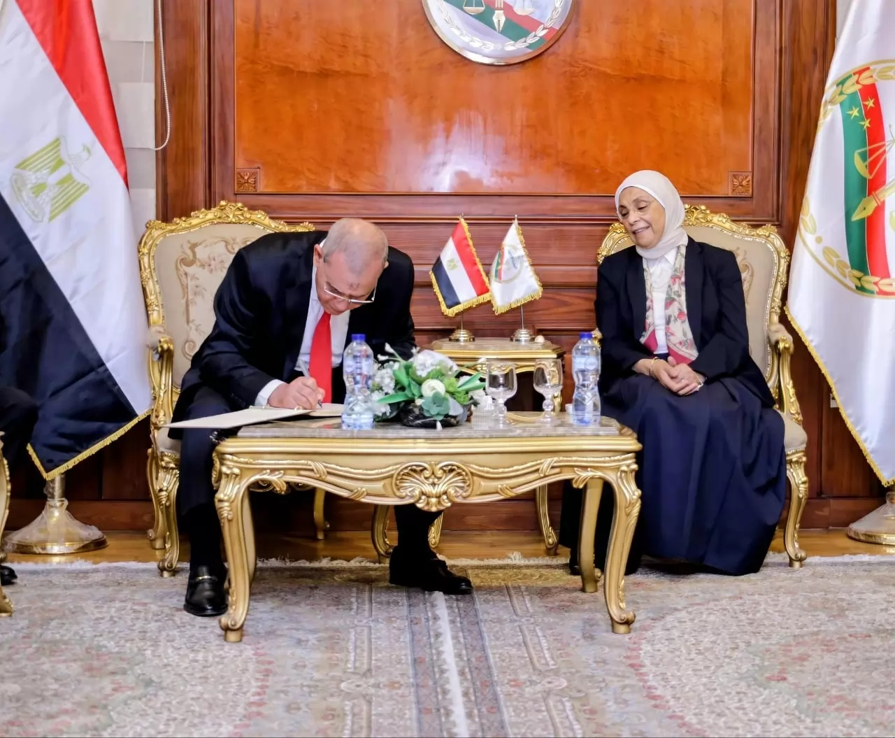 رئيس محكمة النقض والقضاء الأعلى يهنئ المستشارة هدى أحمد عيسى برئاسة هيئة النيابة الإدارية