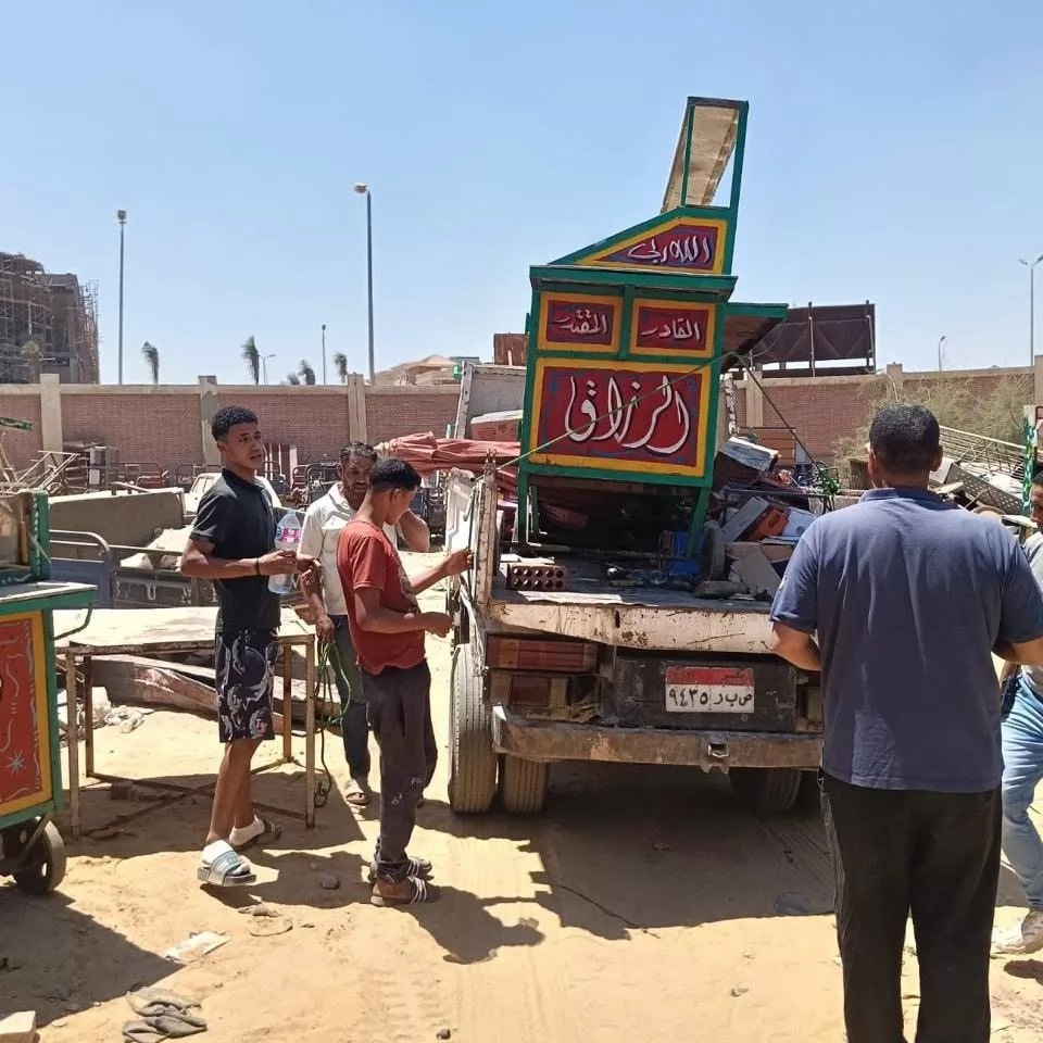 جهاز القاهرة الجديدة يشن حملة حاسمة لرفع الإشغالات ببيت الوطن