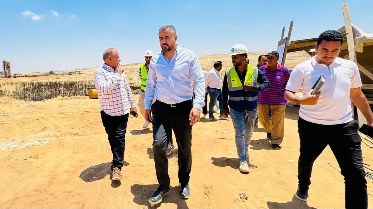 رئيس جهاز العبور الجديدة يتابع مشروعات المرافق وتسليم الأراضي