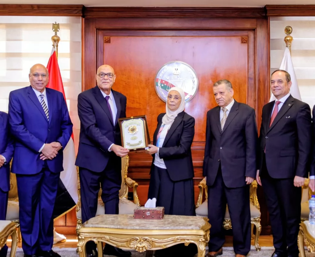 ئيسة النيابة الإدارية تستقبل رئيس قضايا الدولة لتهنئتها بتولي منص