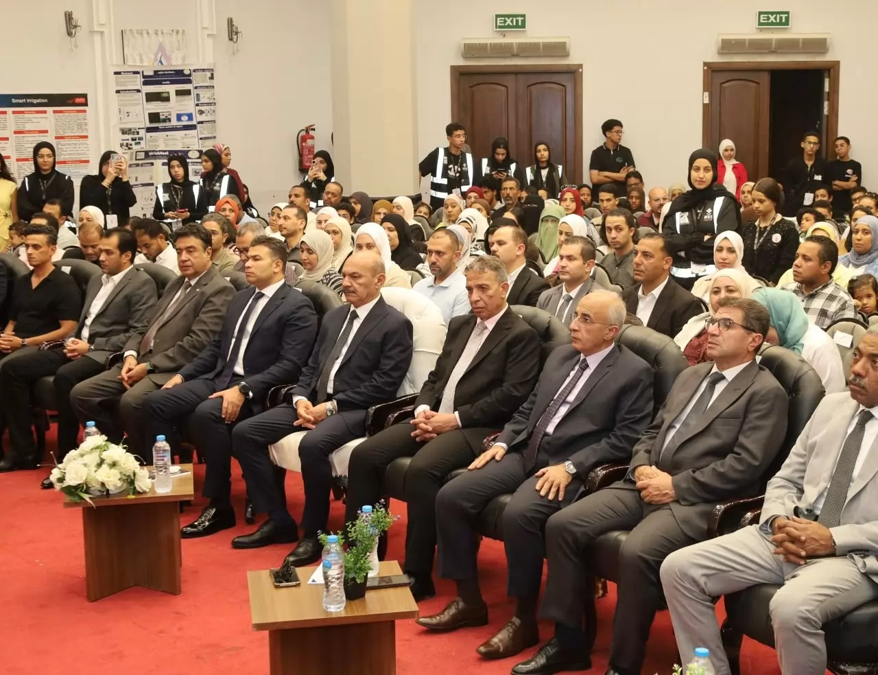 محافظ السويس يشهد فعاليات مبادرة بالعلم نبني