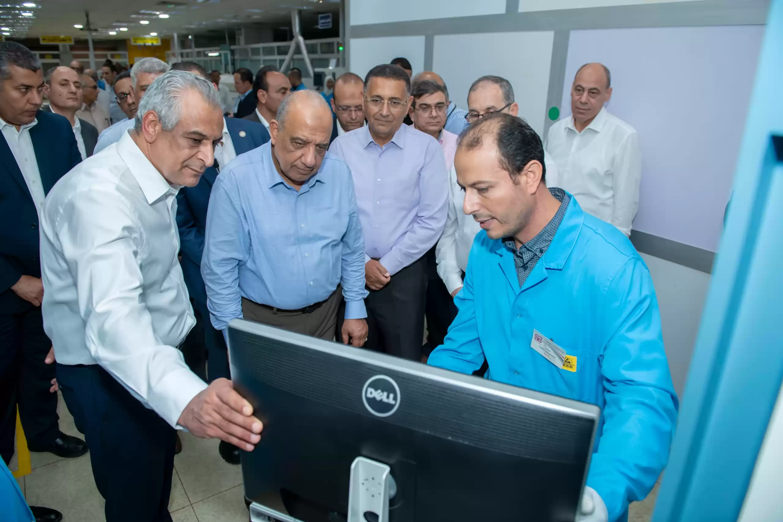 وزيرا الإنتاج الحربي والكهرباء يتفقدان 